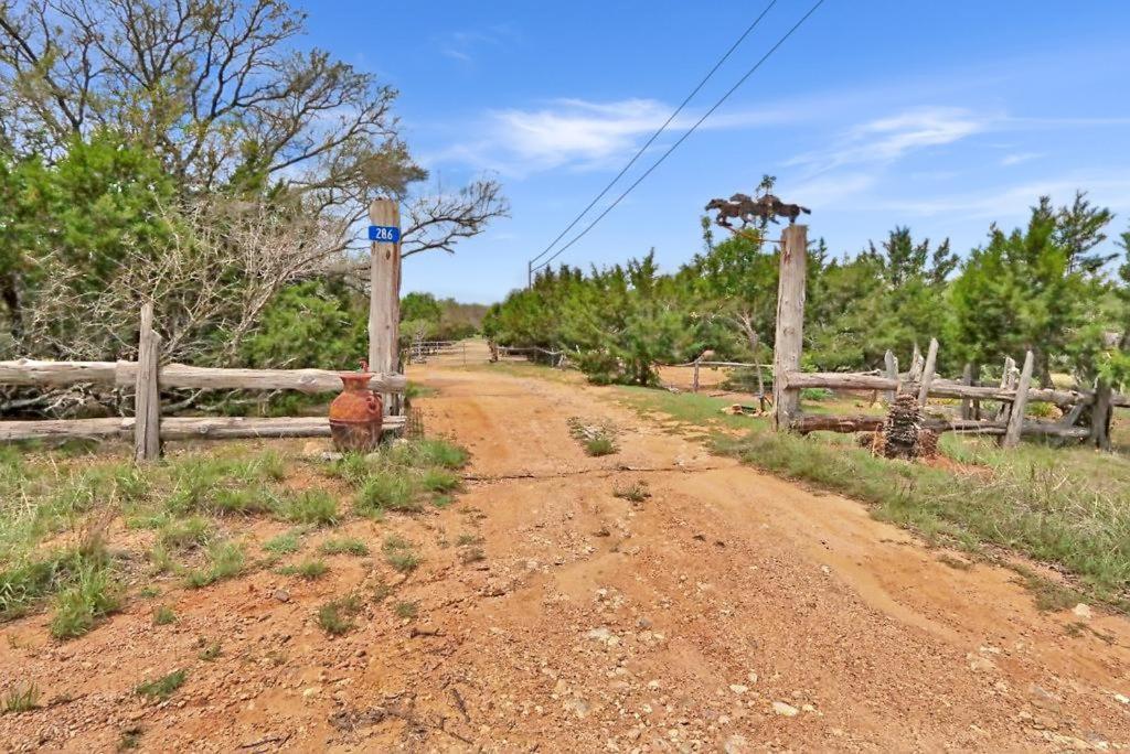 Three Horses Ranch Villa จอห์นสันซิตี้ ภายนอก รูปภาพ